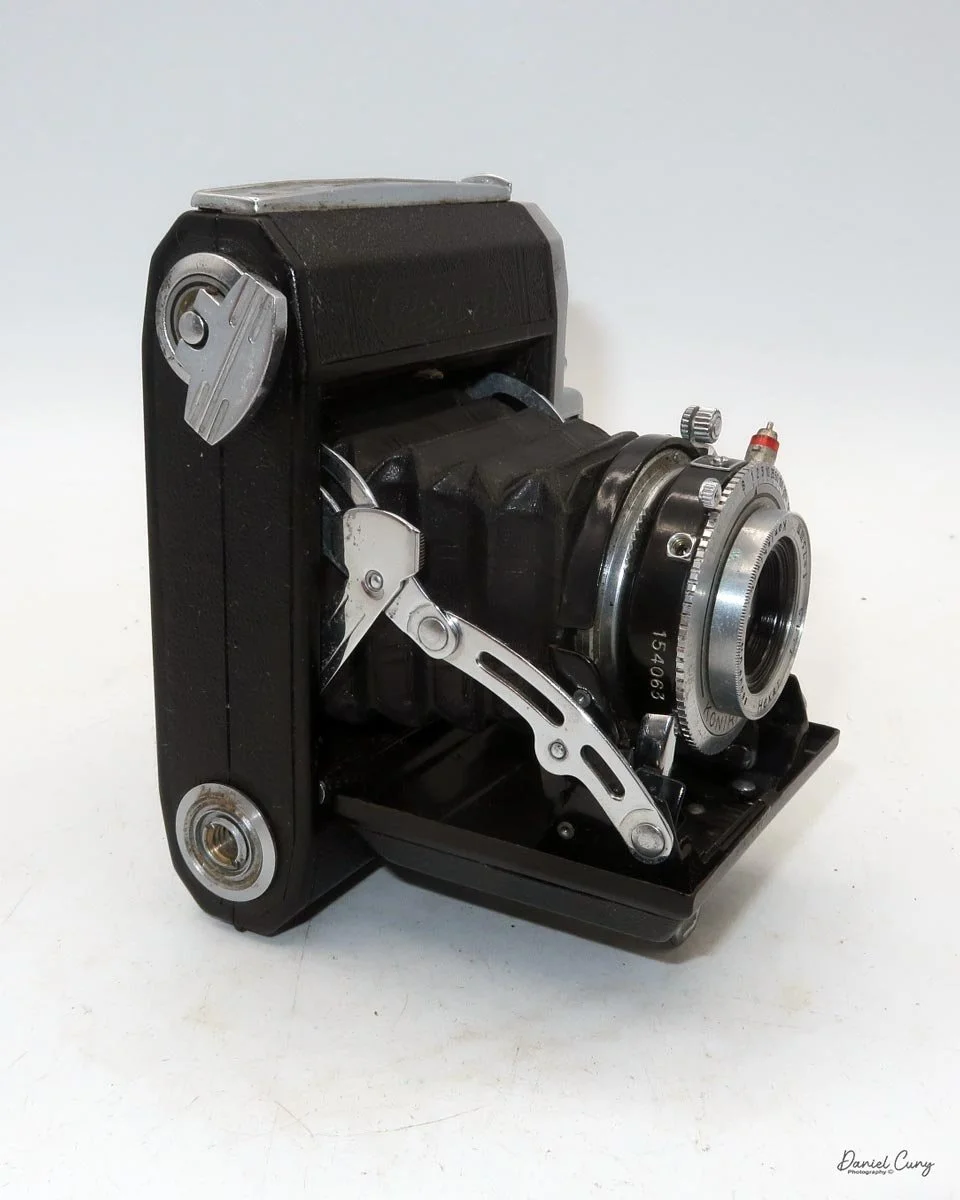 Different angles of the Konica Pearl II camera