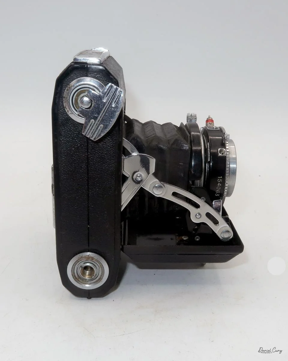Different angles of the Konica Pearl II camera