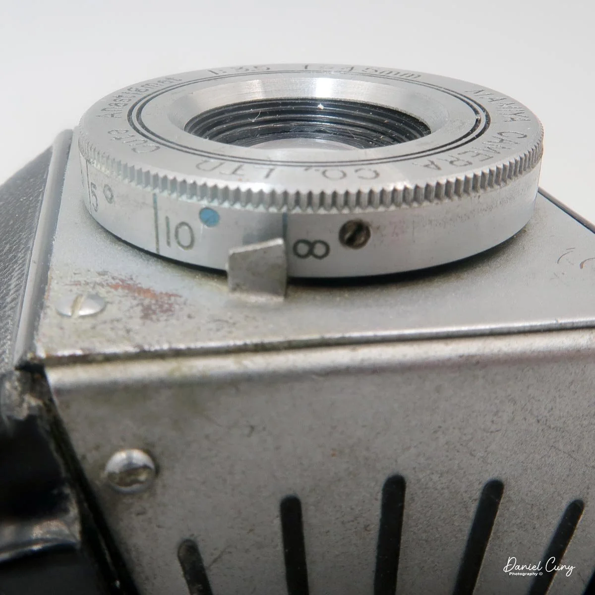 Focus control in meters