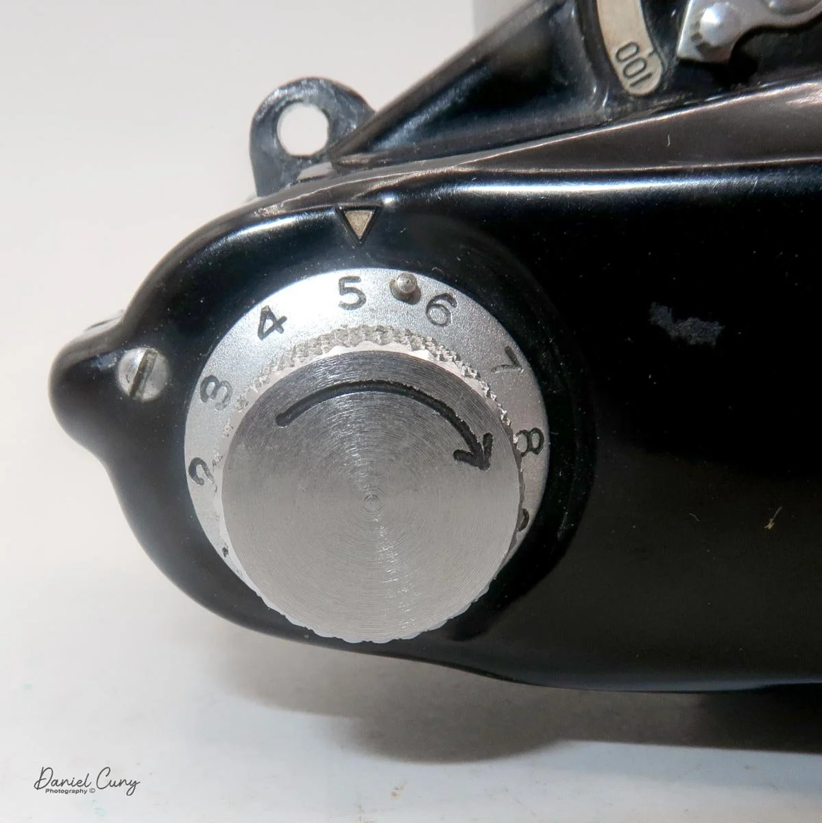 Film advance lever &amp; Frame number