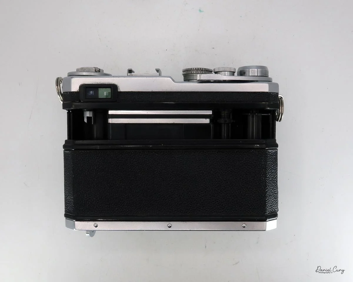 Slide of the film back of the Nikon SP