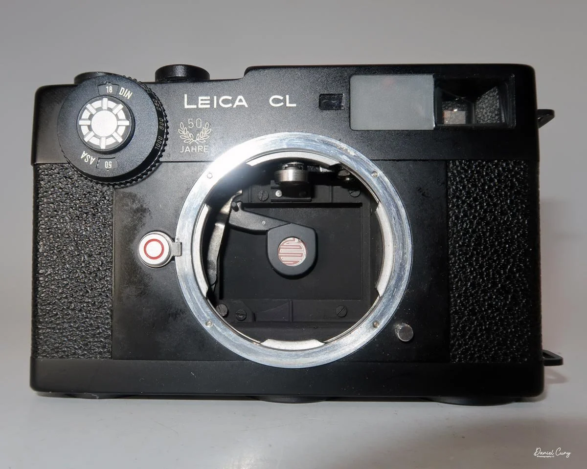 CDS sensor drops down for metering