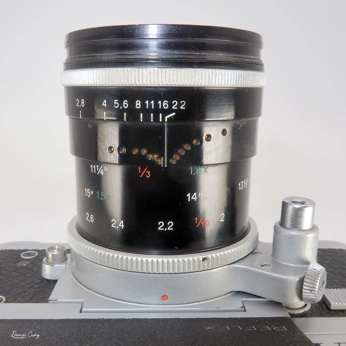 Close focus capability