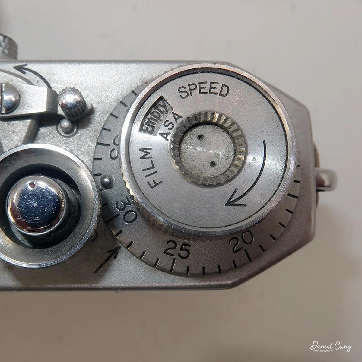 Film advance knob, ASA Setting and frame counter