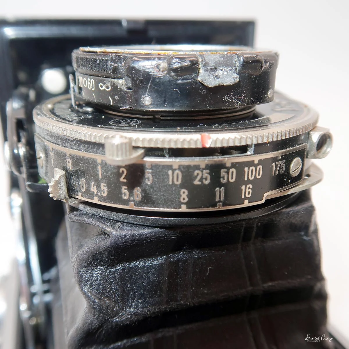 Standard shutter/aperture settings-Note broken filter