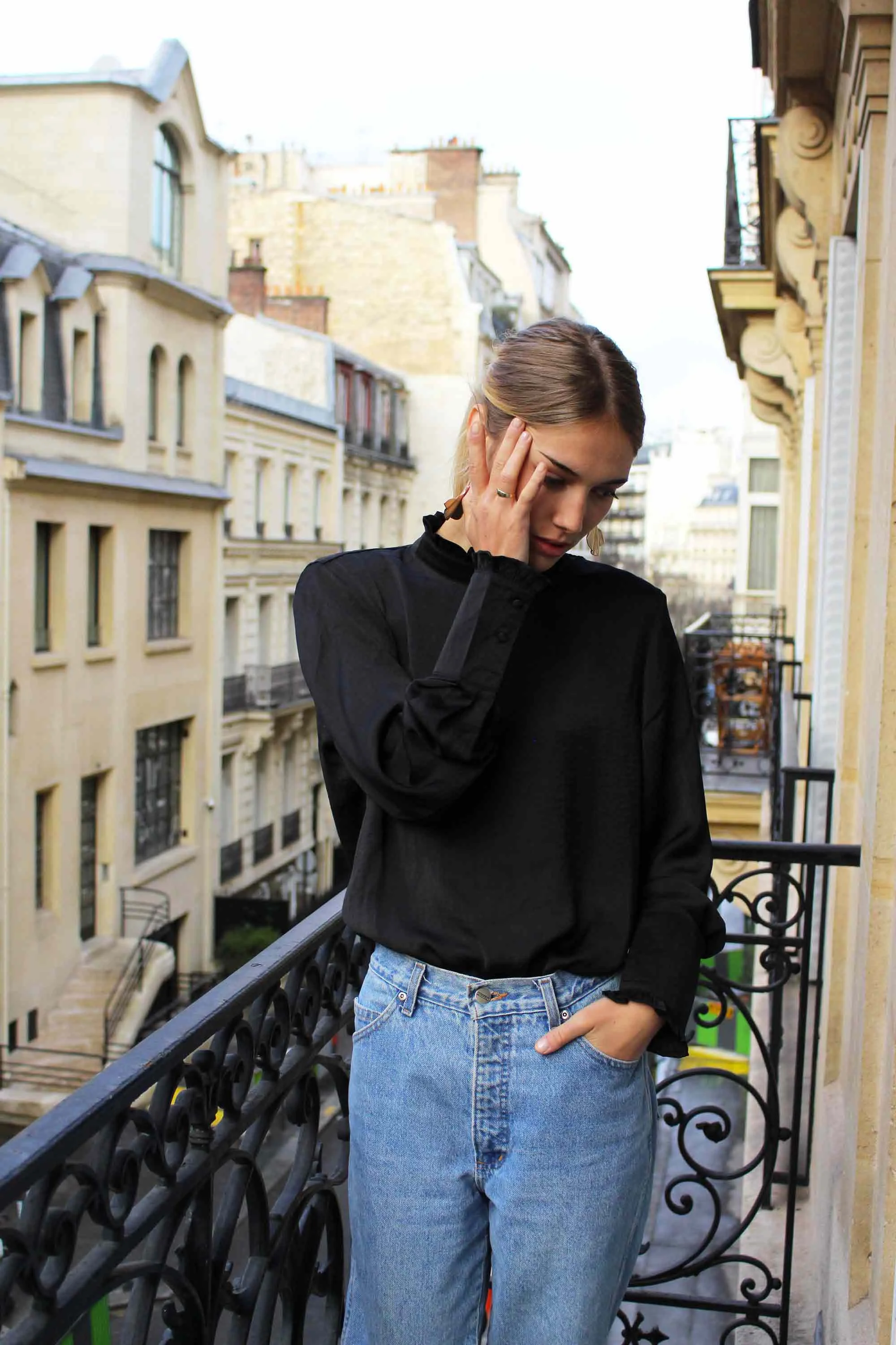haut-dos-nu-opera-not-your-girl-1.jpg