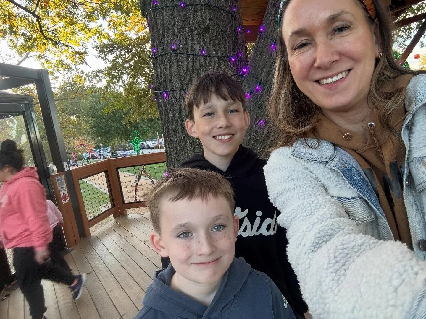 We had a fantastic weekend exploring outside with friends and family, ending it at Coe lake.