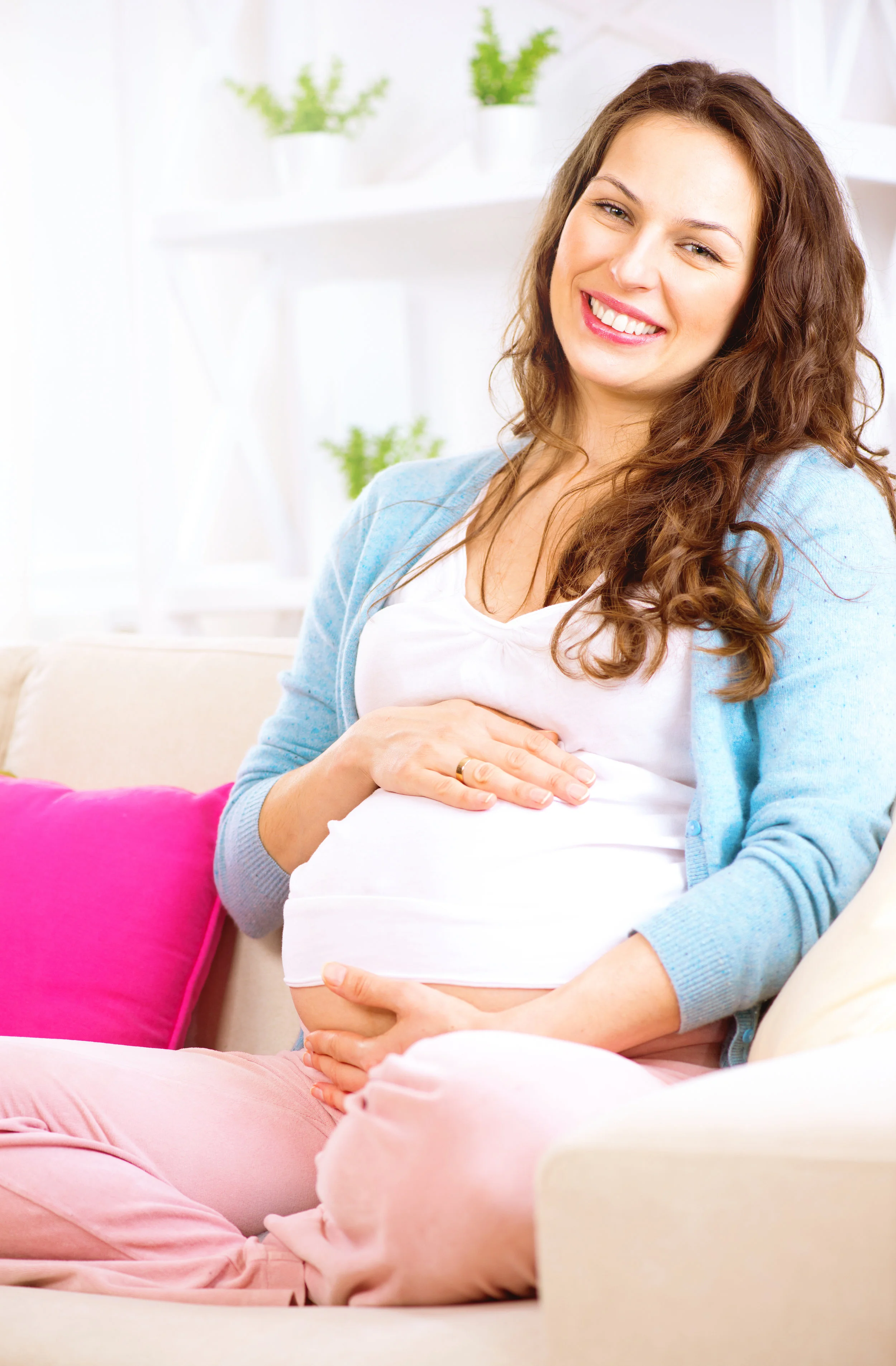 Feel better today with 5MinuteBack Pregnancy, your solution to pregnancy back pain and other pain during pregnancy.