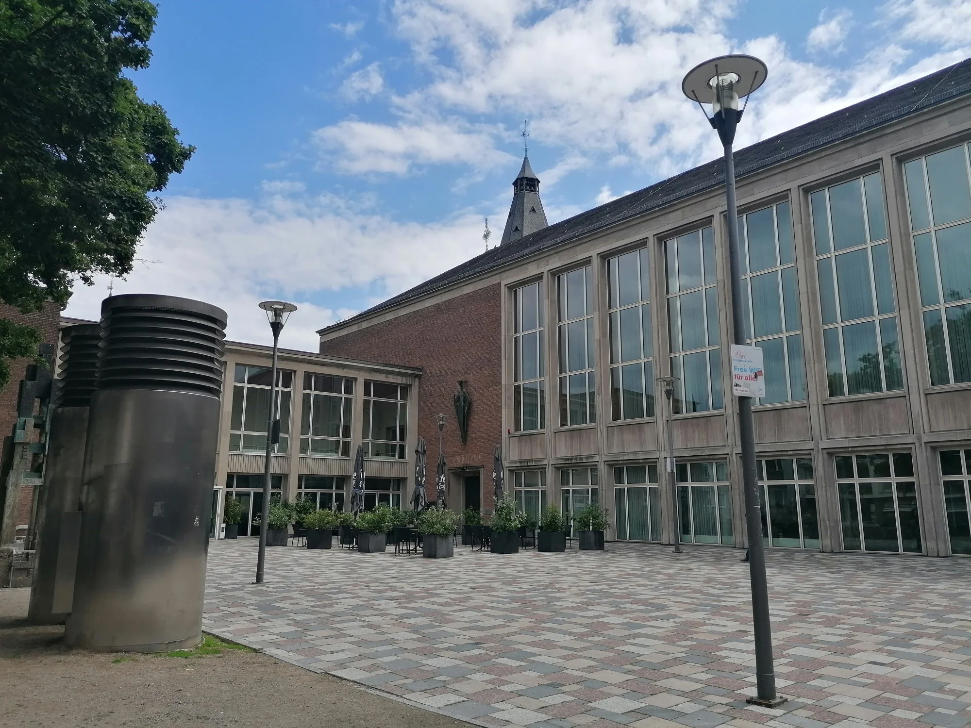 Der Oberbürgermeister des Wiederaufbaus – Theo-Burauen-Platz