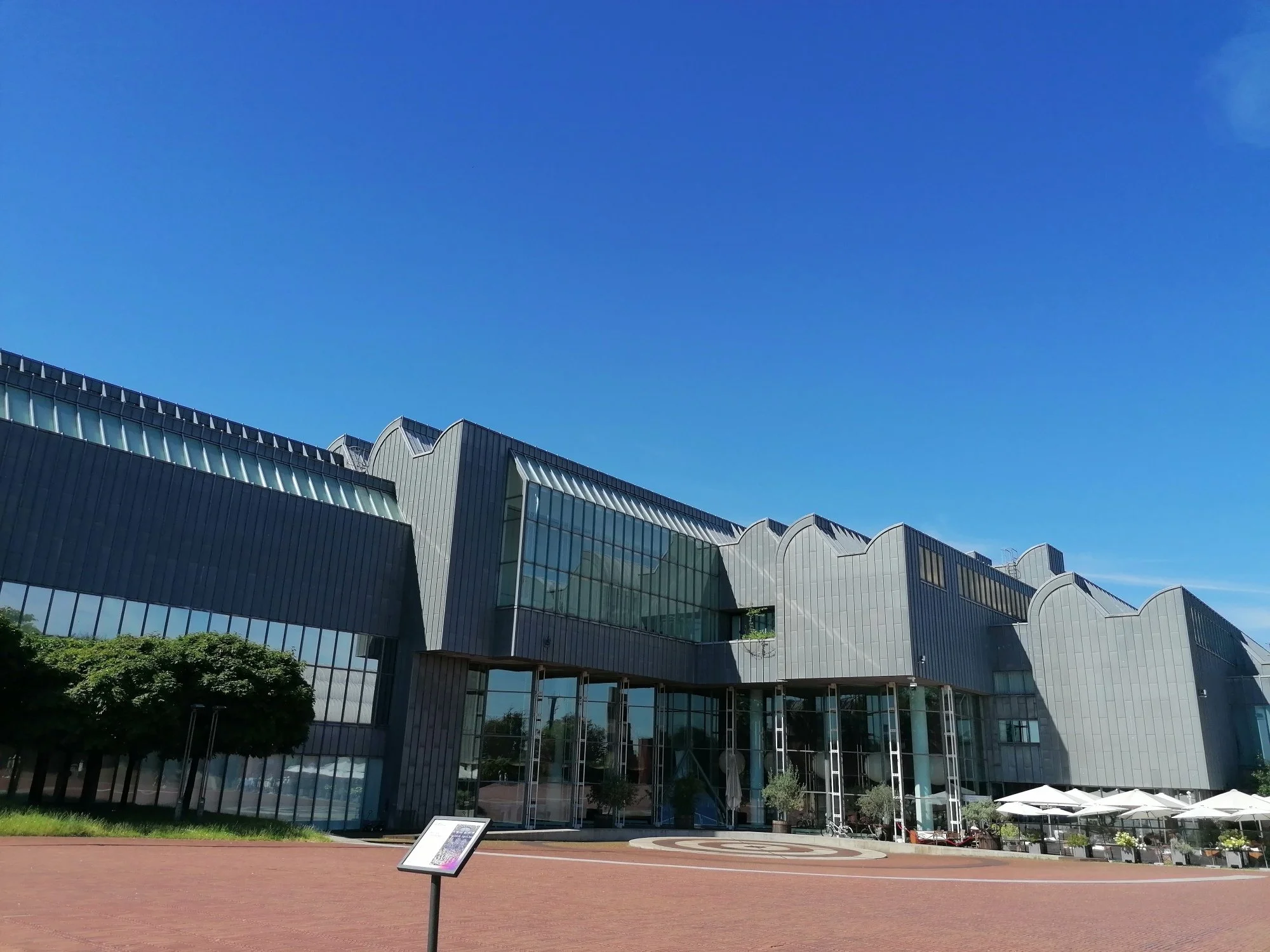 Als die Kunst den Rahmen sprengte – Das Museum Ludwig und die Kölner Philharmonie