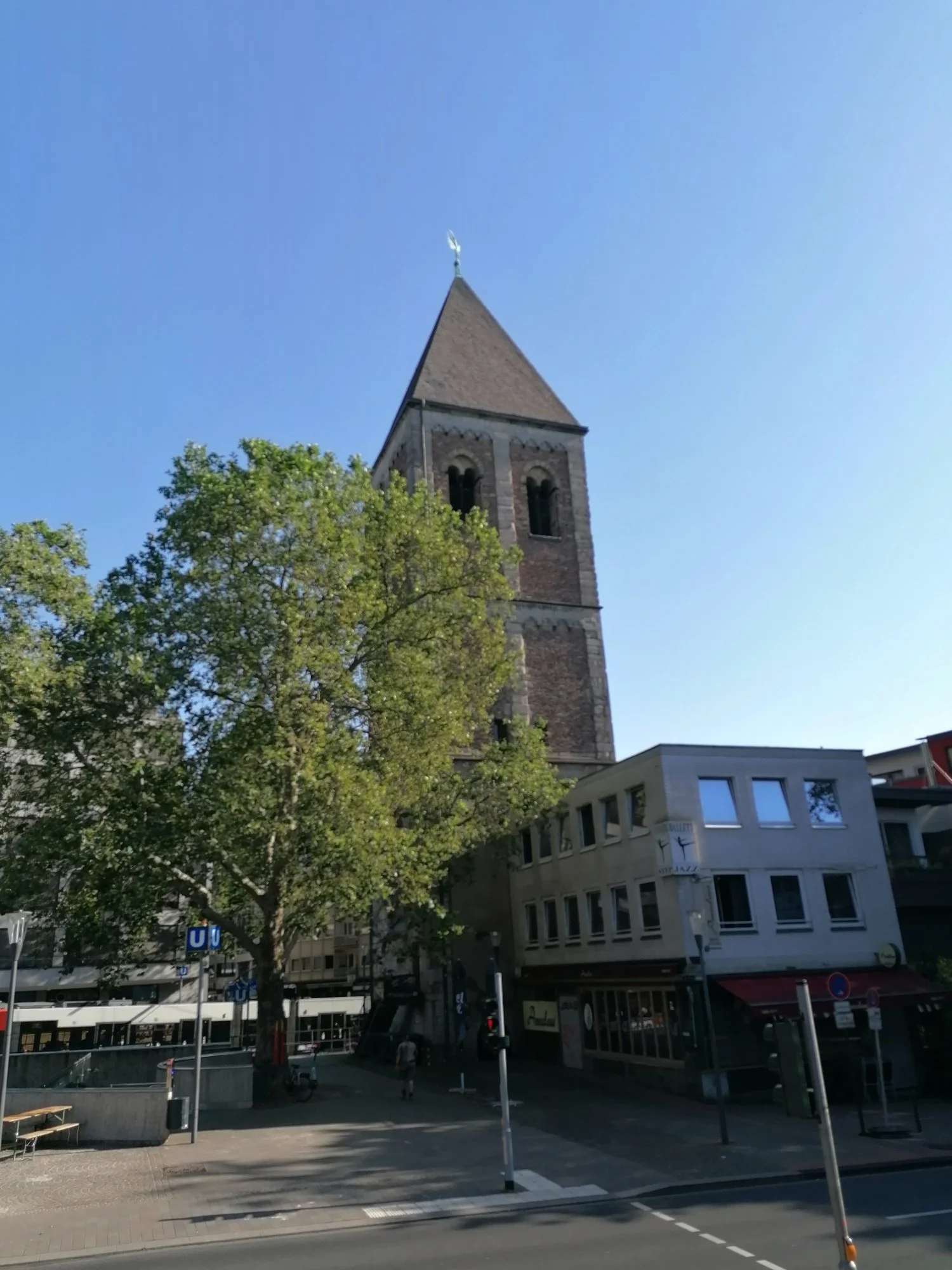 Glockenturm ohne Glocke– Klein St. Martin