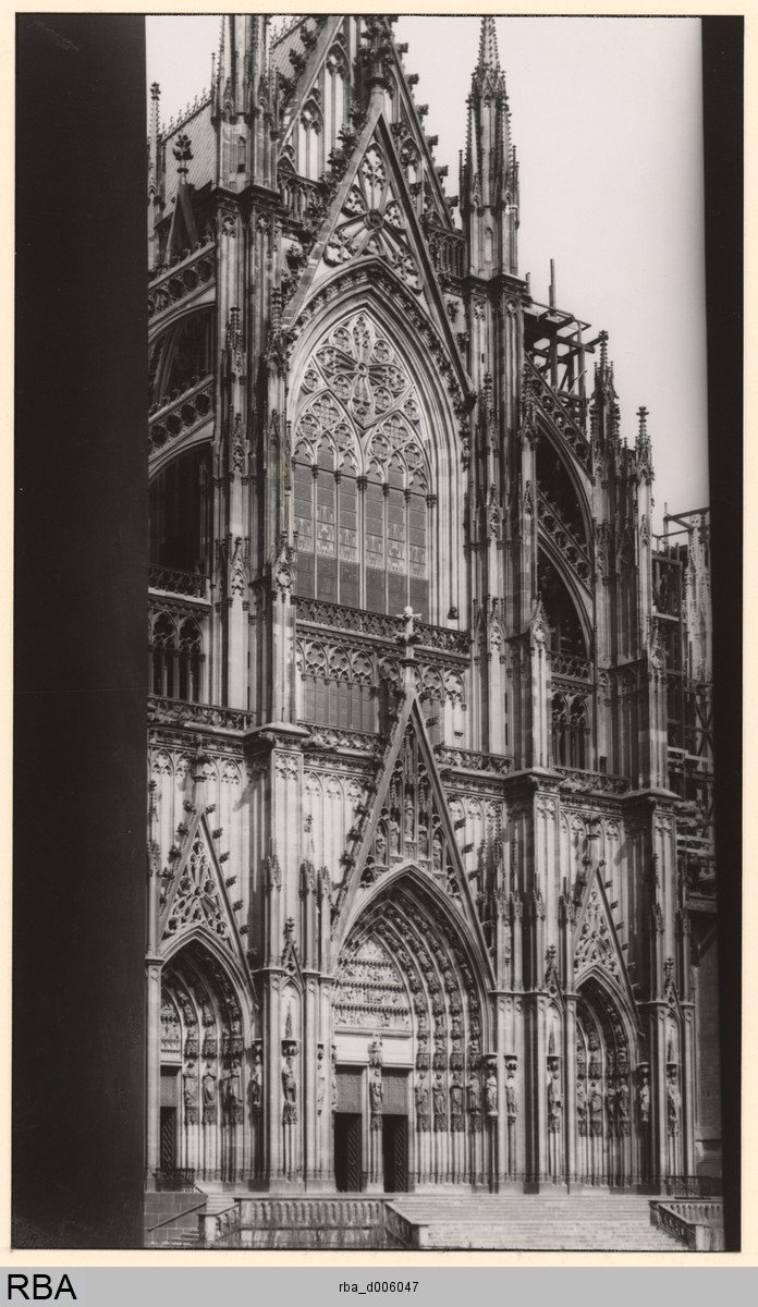 rba_d006047_Südportal Dom.jpg