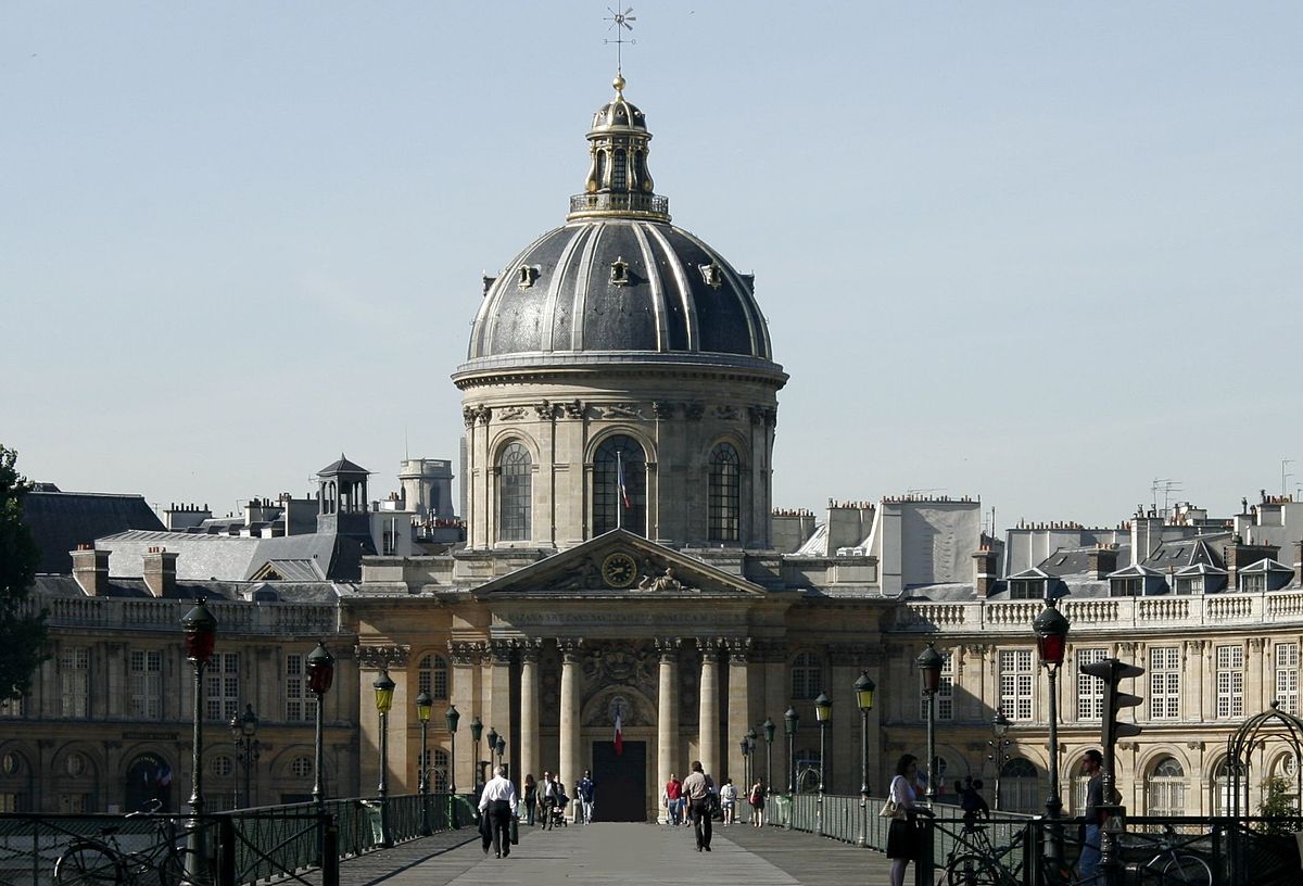 1200px-Institut_de_France_-_Académie_française_et_pont_des_Arts.jpg
