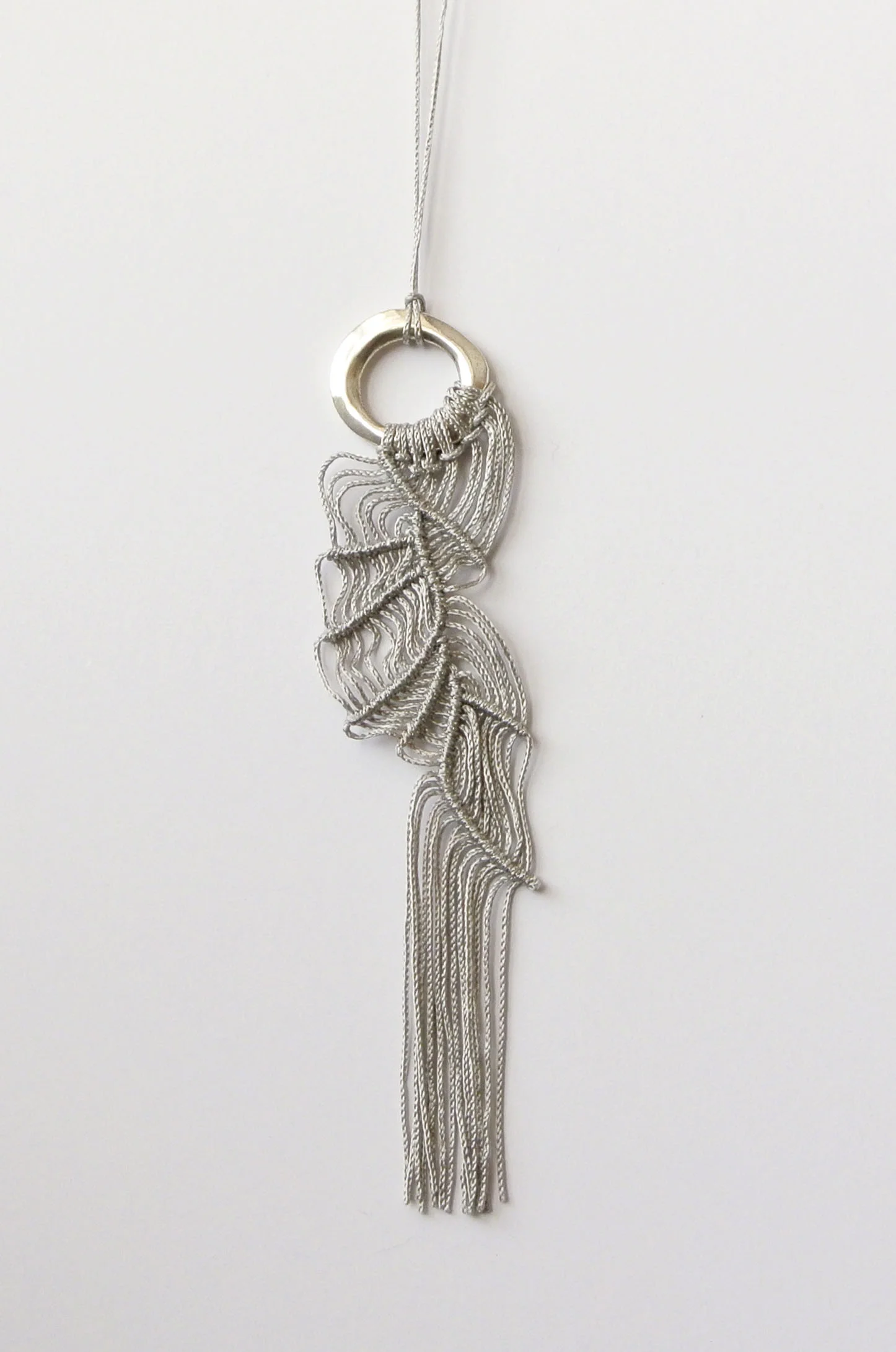 THERII SILVER MACRAMÉ PENDANT