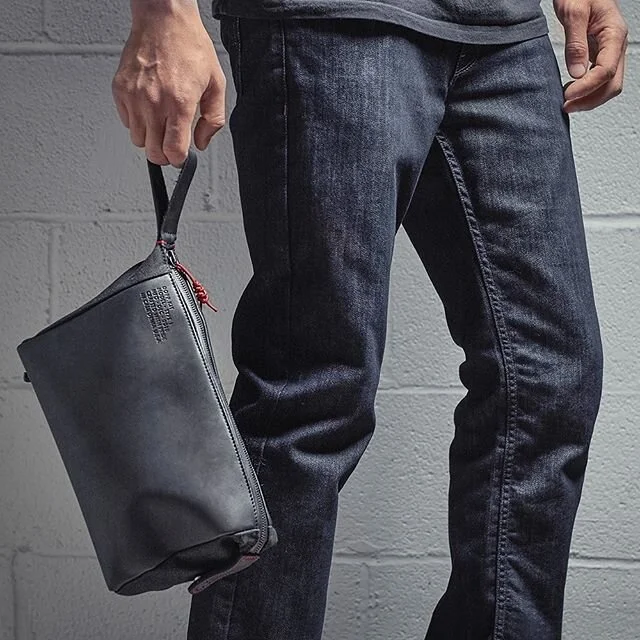 Function first.⁠ ⁣⠀⁠
PC: @marcvphoto .⁣⠀⁠
.⁣⠀⁠
.⁣⠀⁠
.⁣⠀⁠
#fraserkit #fraserkitco #distinctive #limited #timeless #sanfrancisco #gents #wallets #doppkit #leathercraft #designerbagsformen