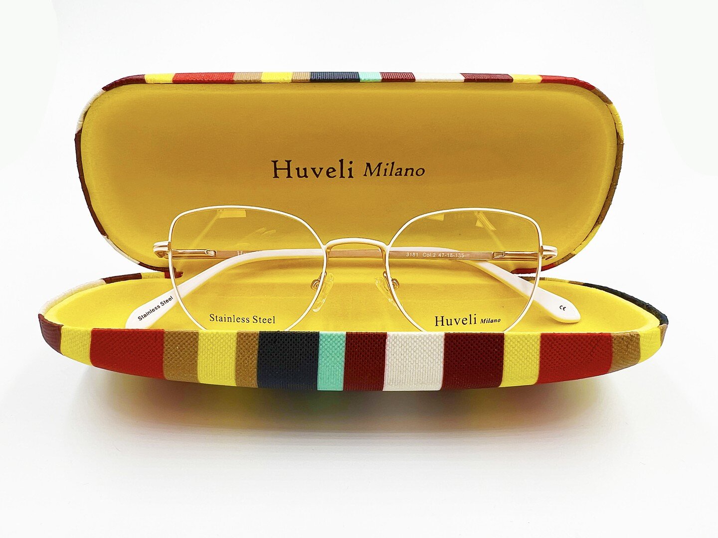 Our huveli cases are one-of-a-kind! 
&bull;
&bull;
&bull;
&bull;

#tekaeyewear #glasses #eyefashion #eyewear #eyewearstyle #lovemyglasses #eyeblogger #luxuryeyewear #optician #optical #eyestyle #fashionglassess #igfashion #igstyle #loveit #whatshewor