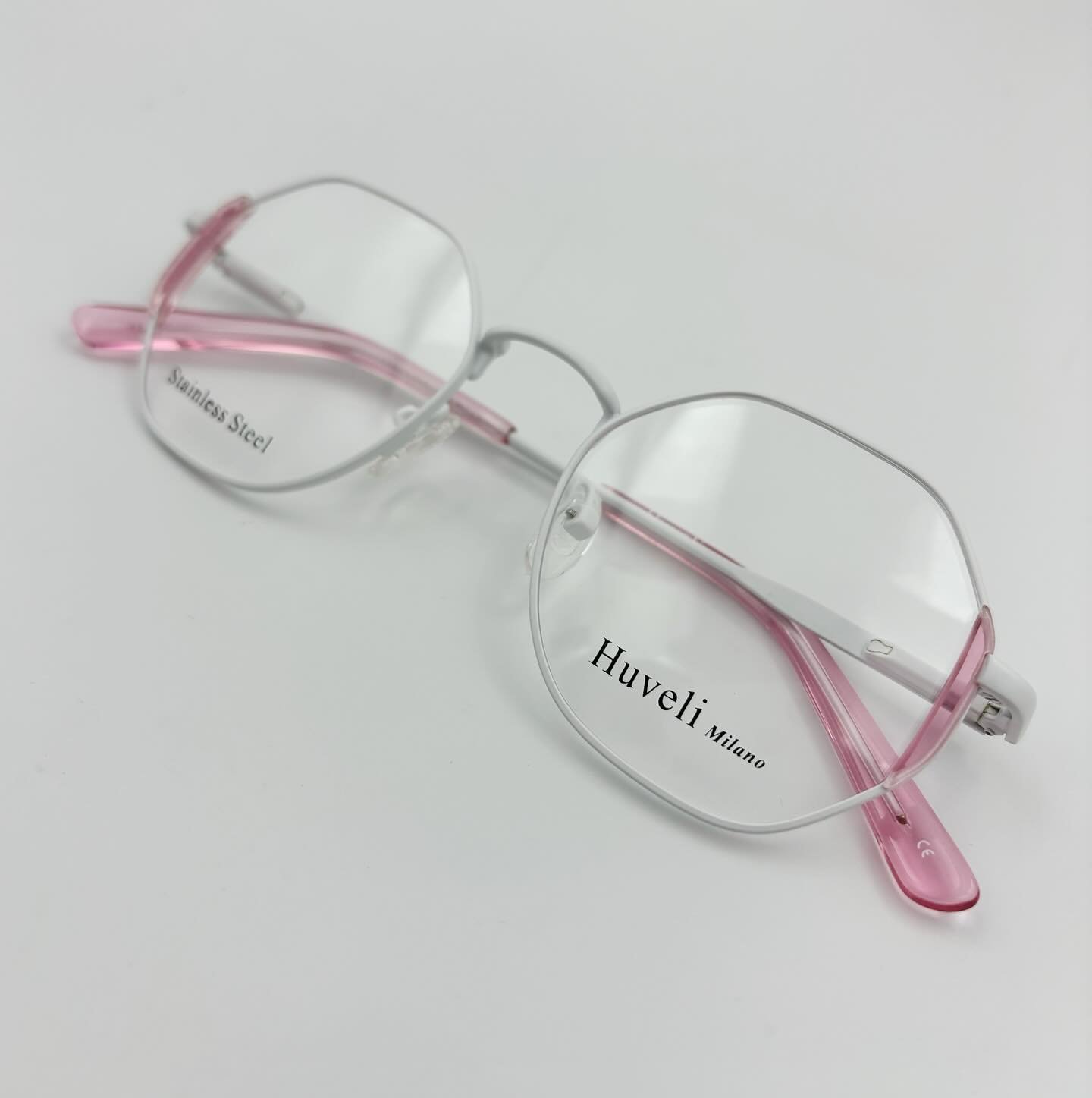 The cutest cotton candy pink and white frame!🍭
&bull;
&bull;
&bull;
&bull;
#tekaeyewear #glasses #eyefashion #eyewear #eyewearstyle #lovemyglasses #eyeblogger #luxuryeyewear #optician #optical #eyestyle #fashionglassess #igfashion #igstyle #photooft