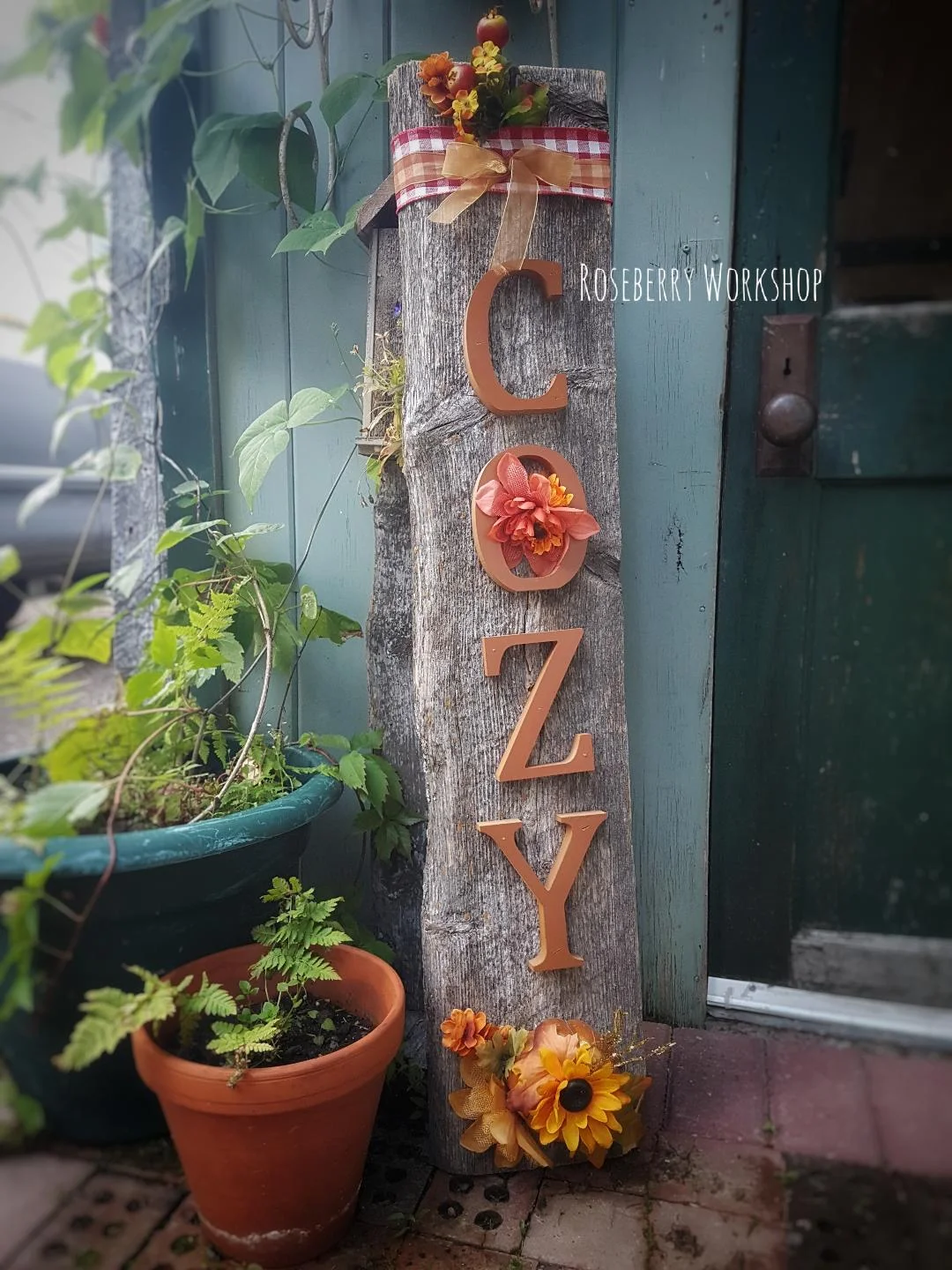 "COZY" Barnboard Sign (Amber with sunflower pumpkin)