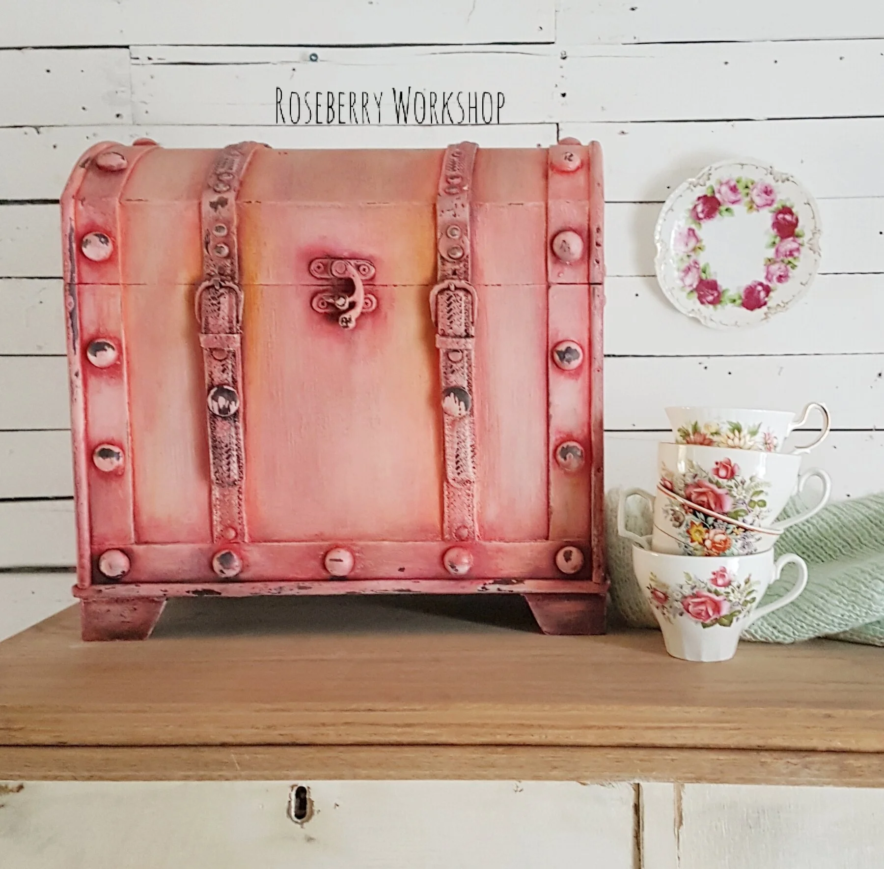 "Cheeky Peach" Trunk