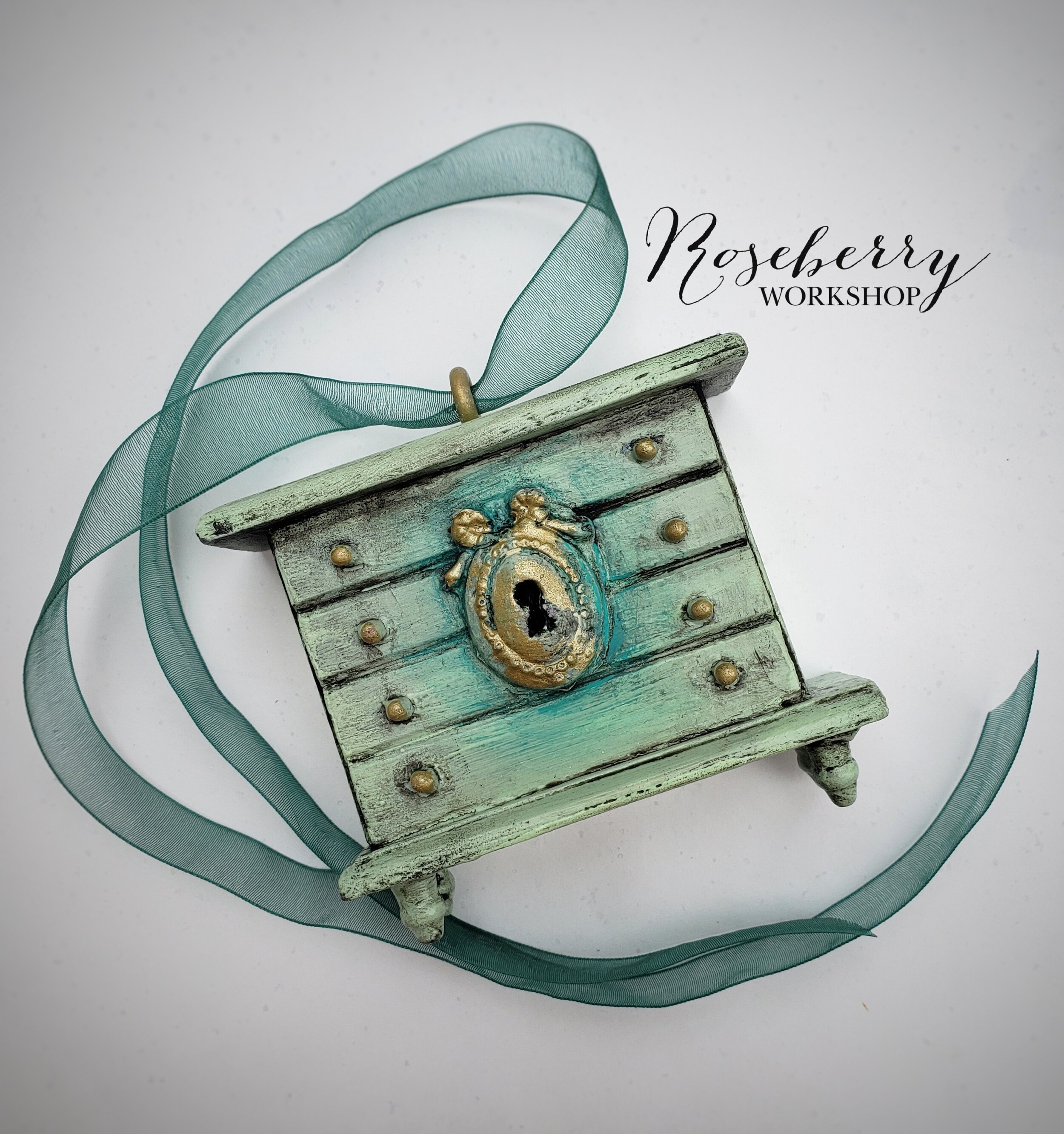 Mini Dresser Christmas Ornament "MINT"