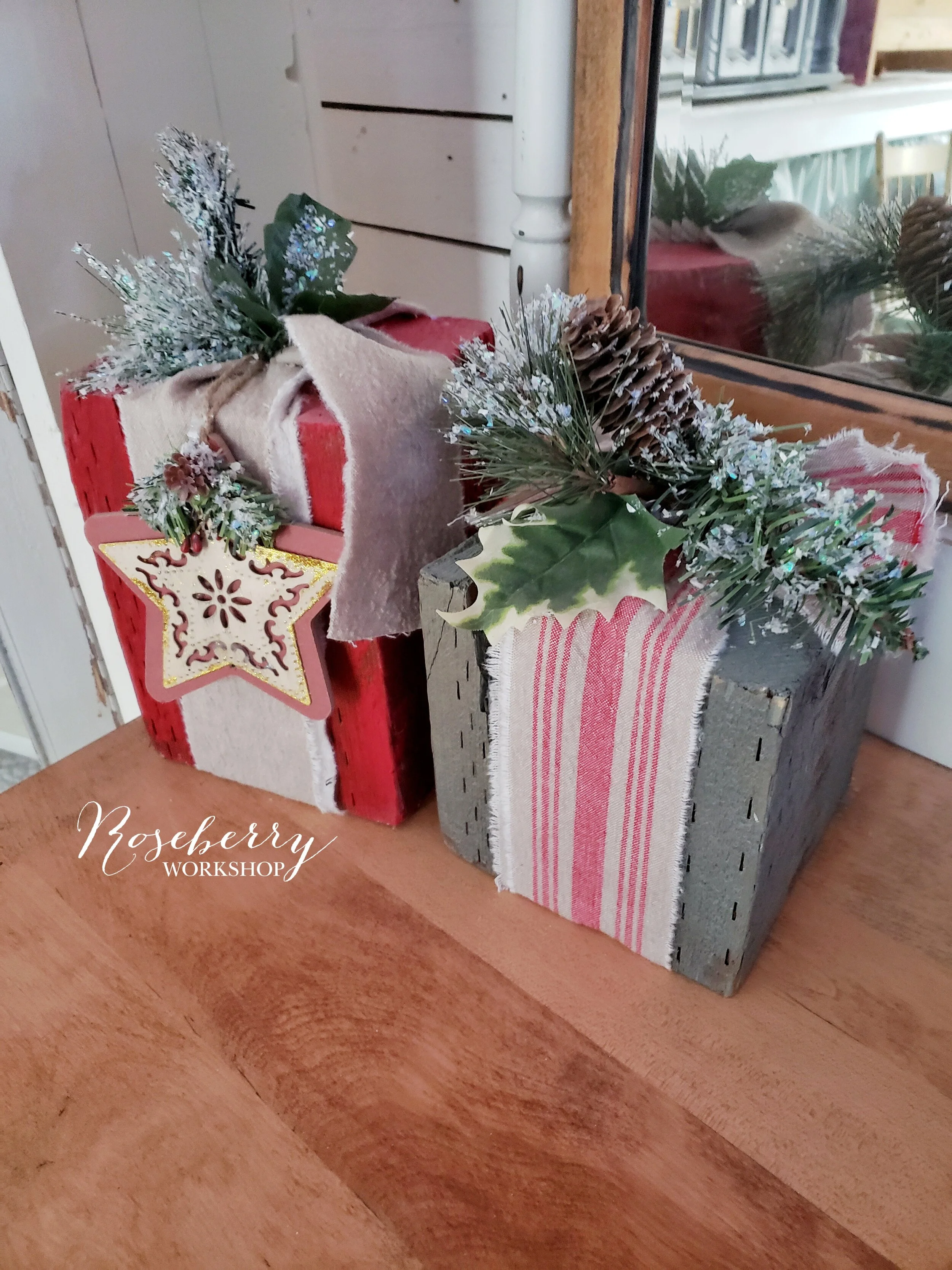 2pc Rustic Wooden Presents Decor Set