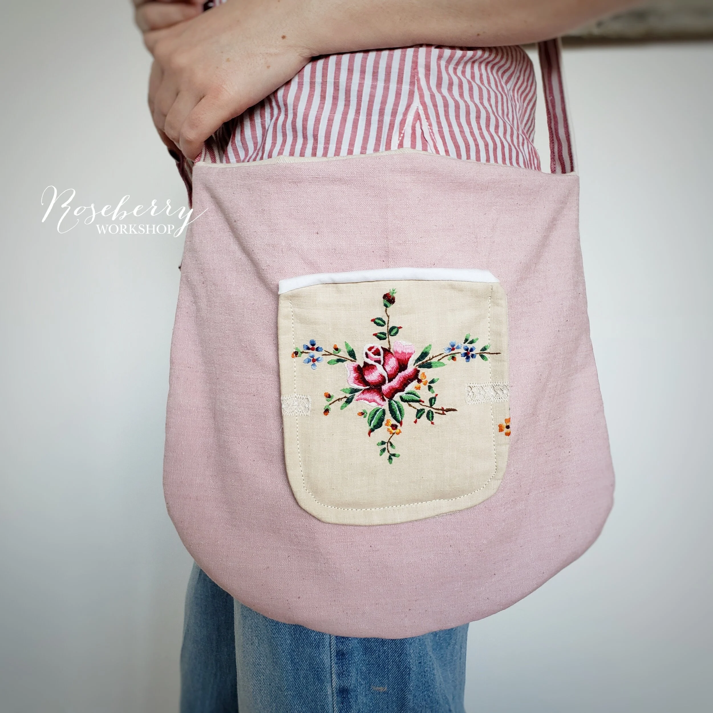 Pink &amp; Rose Pocket Round-bottom Crossbody Bag