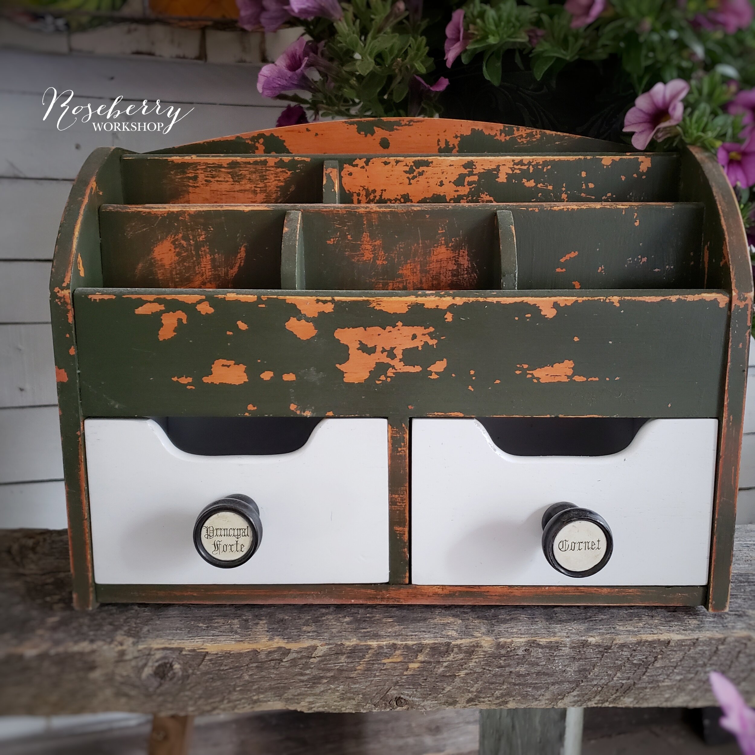 Green &amp; White Office Supplies Organizer