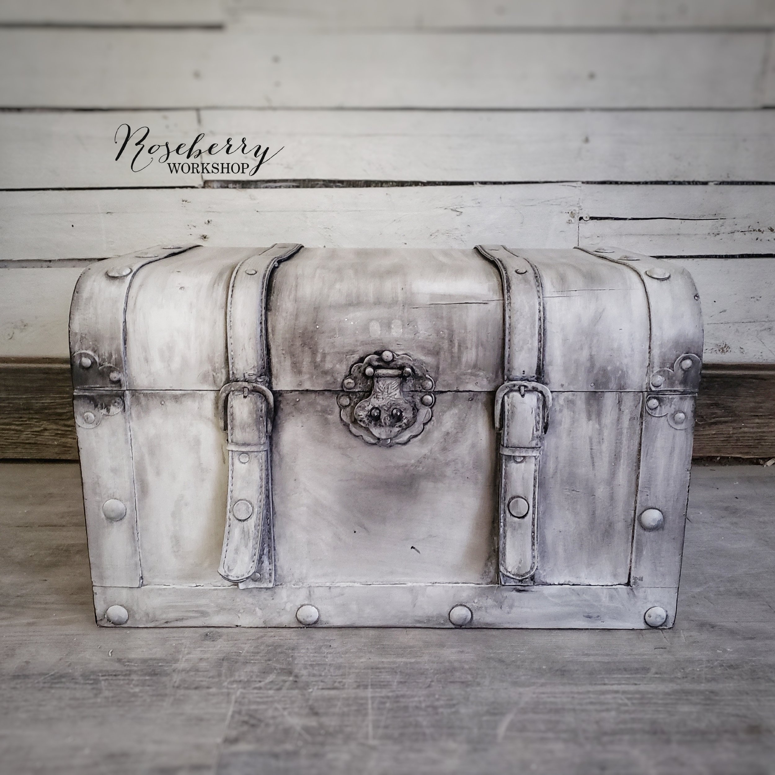 Shabby White Trunk