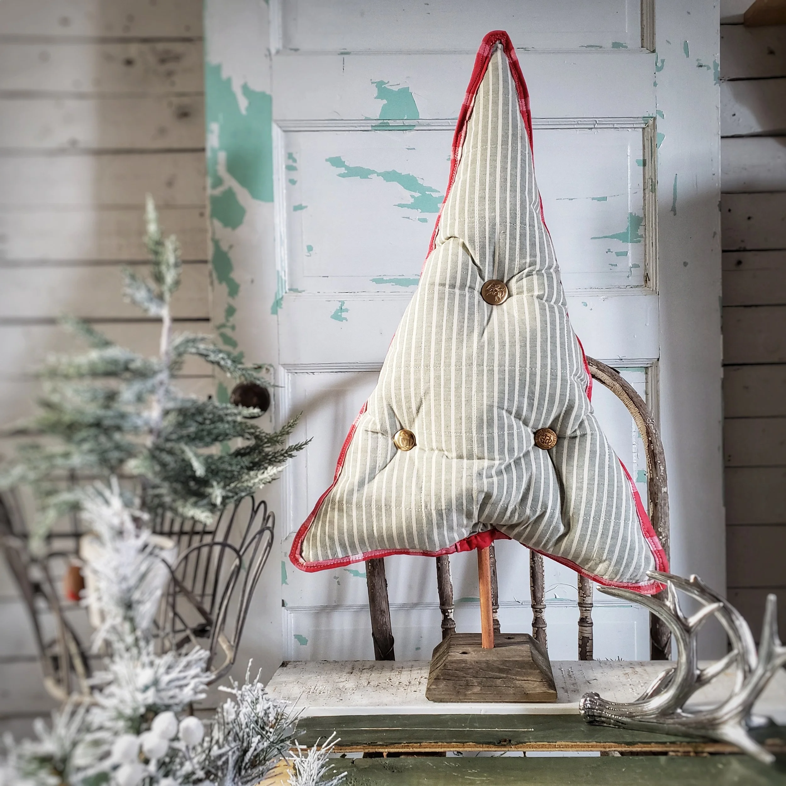 Green Stripe Tufted Tree