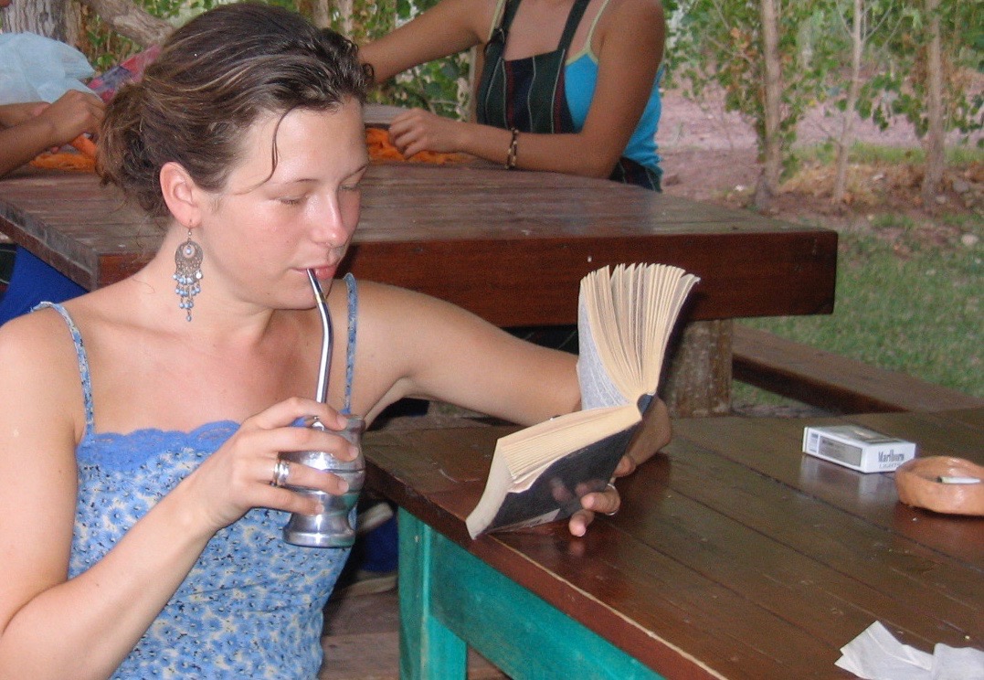 Drinking maté and reading The Feminine Mystique