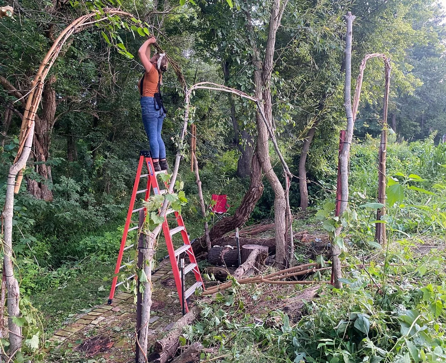 @the_secret_timber putting in that work!
Making the world beautiful and making beautiful worlds.

1)timber nook with woven roof
2) what&rsquo;s she building?
3) Oh! It&rsquo;s a three level table top for filming multiple layers of stop motion.
4) bac