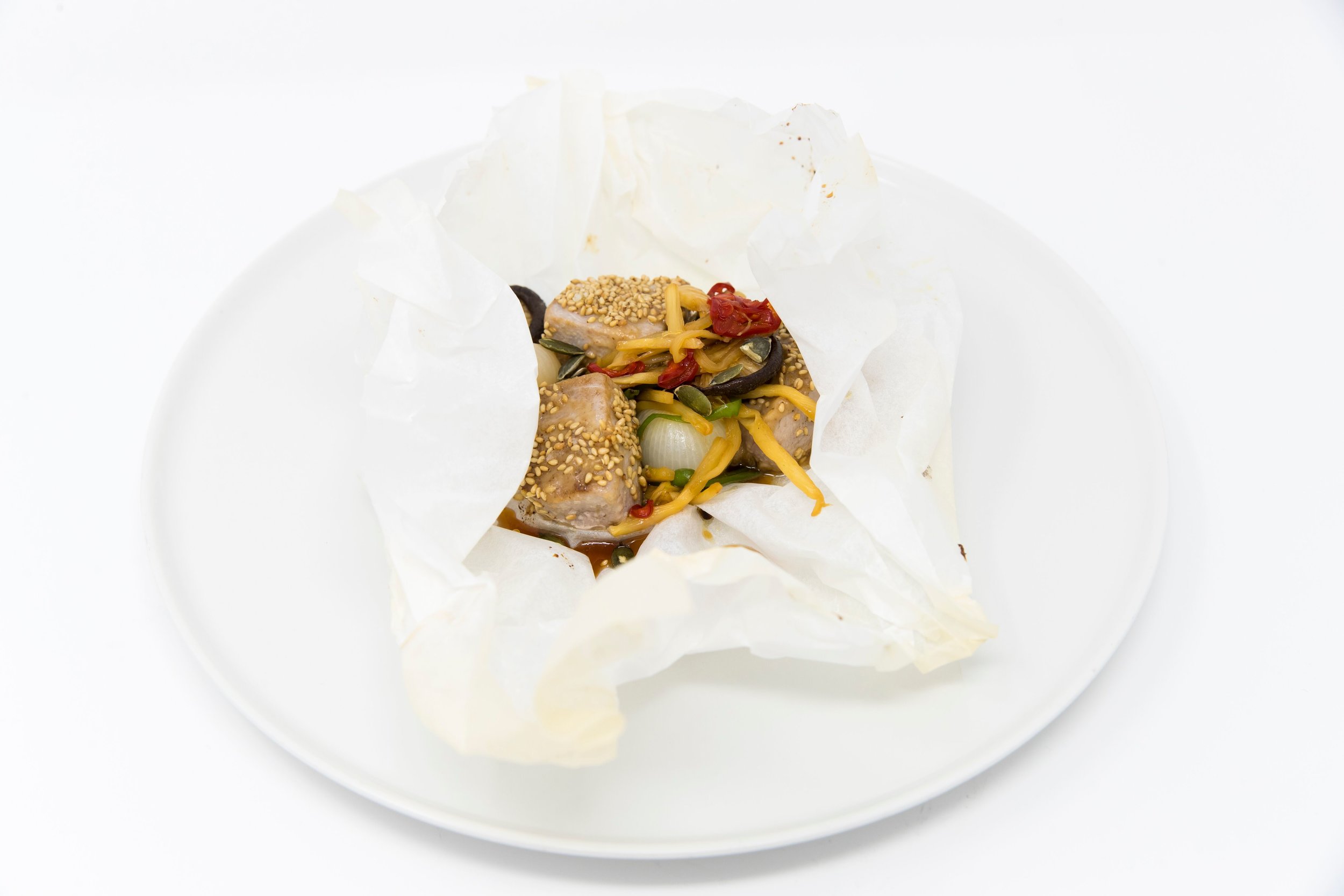 Cartoccio tonno e verdure (tuna and vegetable). Photo by Daruma.