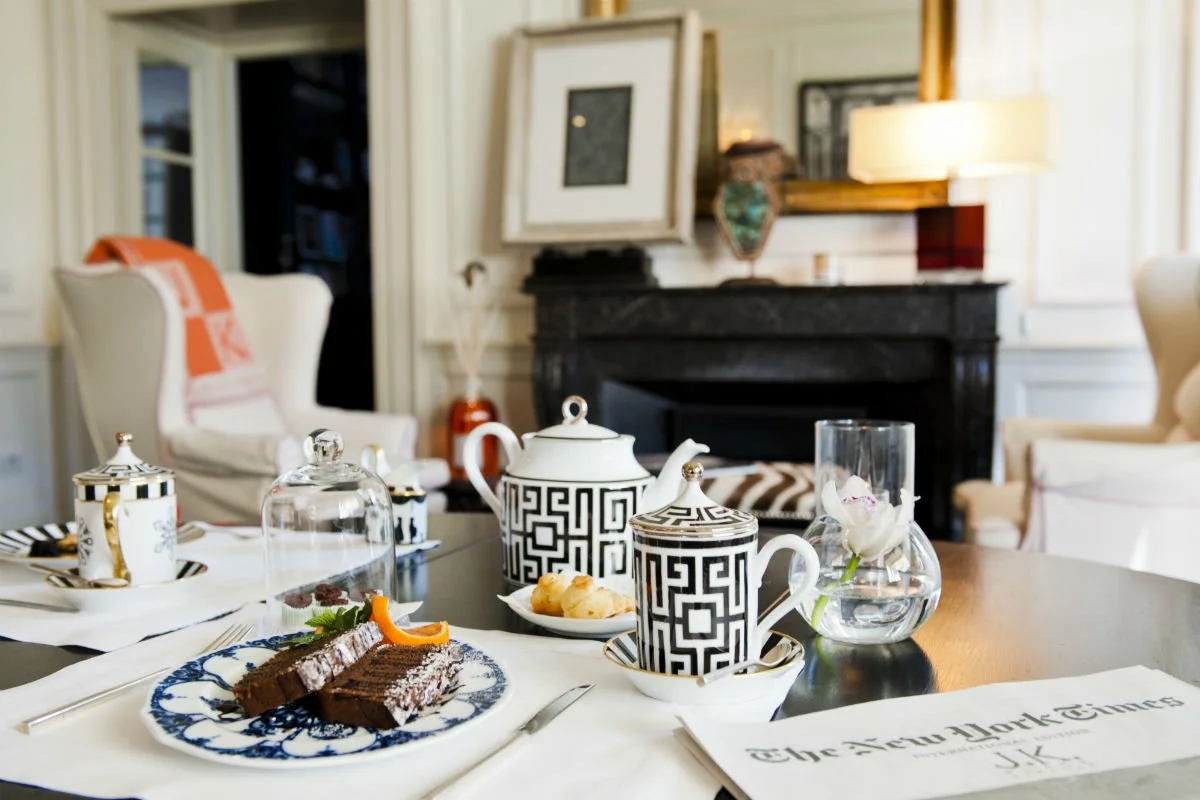 Make the most of the lounge and Italian baked-goods.