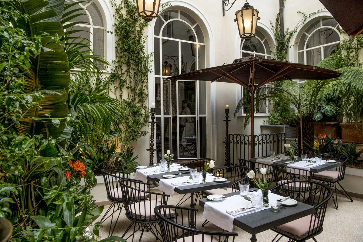 Hotel-Vilon-Rome-Internal-Patio.jpg.1200x800_q85.jpg
