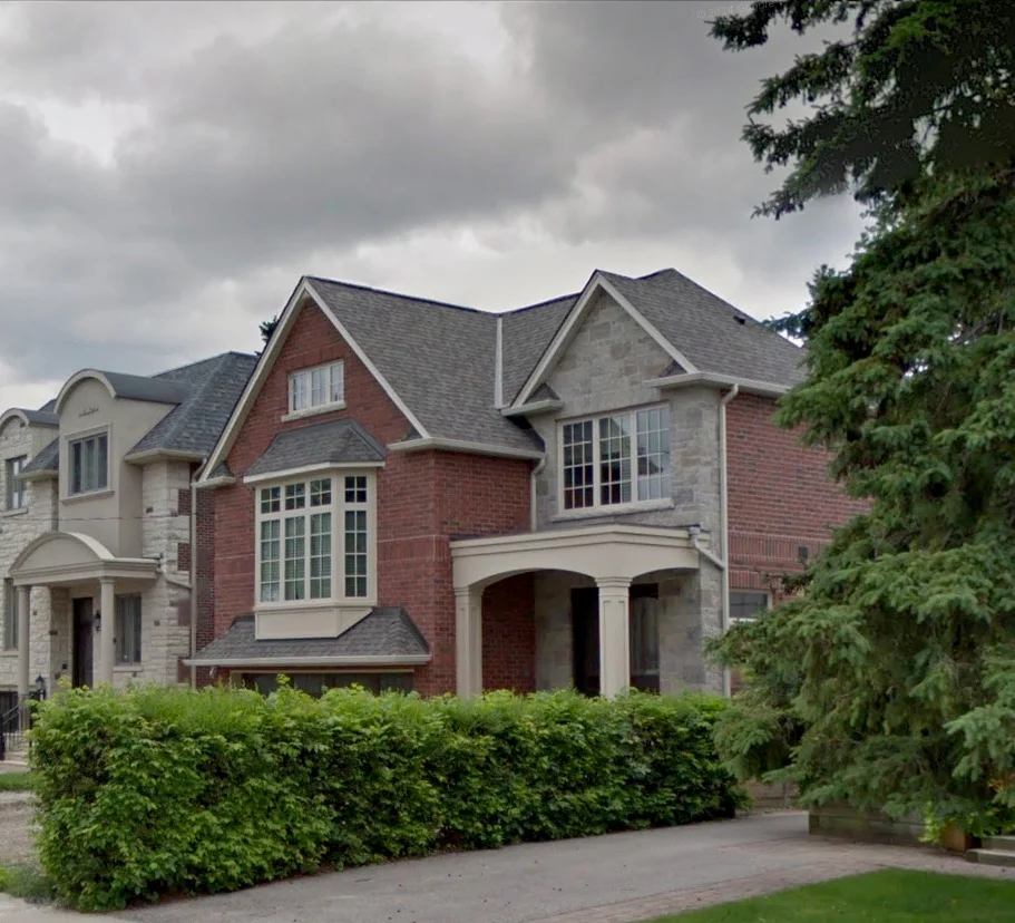 Location : North York Completion : 2014 Area : 329 m², 3,544 ft² Project Lead : Donald Peckover Energy Use Intensity : Estimated: 174 kWh/m² Reduction in Energy Use from Typical : 37% Alternative Energy : Generation Solar Lighting : DarkTools Contractor : Greenbilt Homes