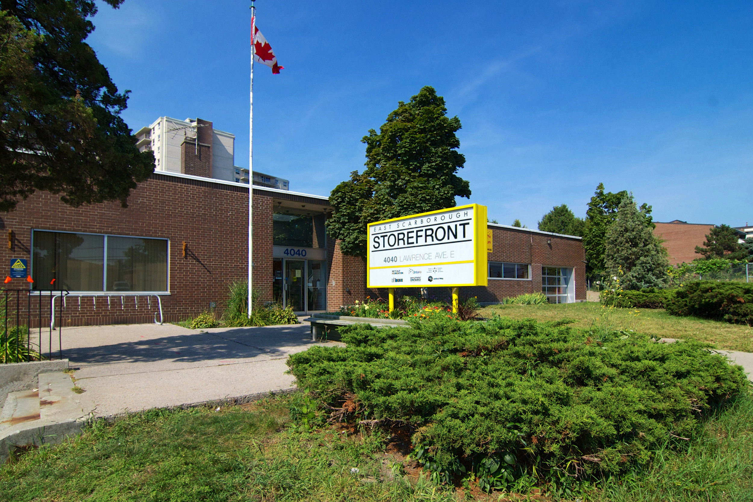 Location : Scarborough, ON Renovation Area : 695m², 7,481ft² Proposed Addition Area : 1,158m², 12,465ft² Design : KGO Youth Project Lead : Steve Socha Community Design Lead : archiTEXT Inc. Landscape : E.R.A. Architects Structural : Brown & co. Engineering Ltd. Mechanical : J.D. Hubbert and Associates Electrical : J.D. Hubbert and Associates Contractor : Direct Construction Ltd.