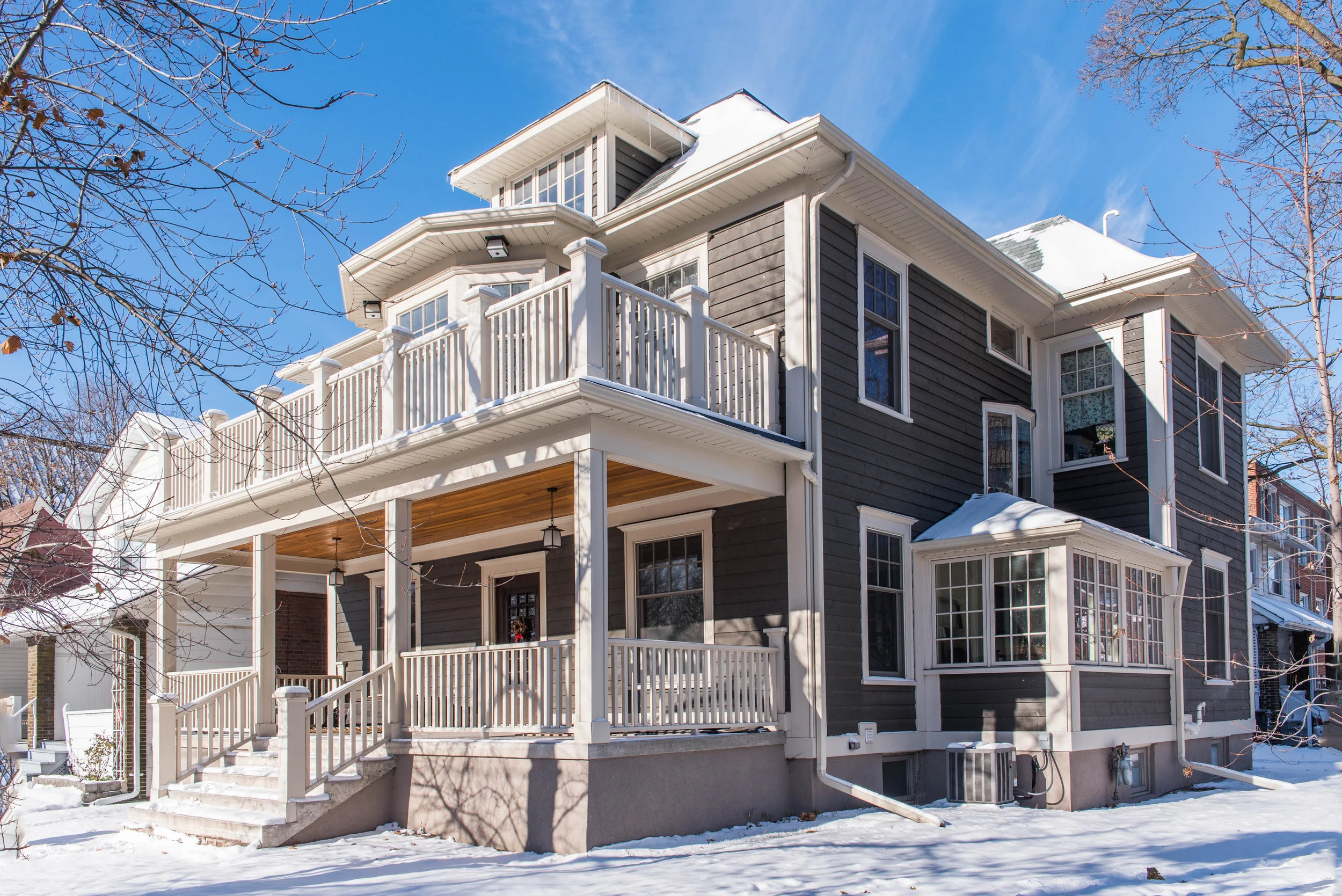 Location : Toronto, ON Completion : 2014 Area : 435 m², 4,682 ft² Project Lead : Nicholas Discenza Mechanical : Joseph Dulong
