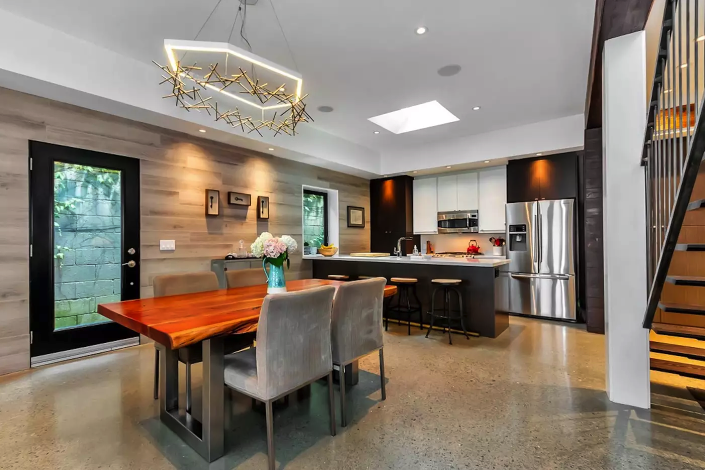 Location: Toronto, ON Completion: 2013 Area: 167 m² / 1,800 ft² Project Lead: Craig Race Energy Use Intensity (actual): 139 kWh/m² Total Energy Demand Reduction from Typical: 50% Air-Tightness: 2.5 ACH Contractor: Black General Contracting, Sequoia Woodworks & Restoration