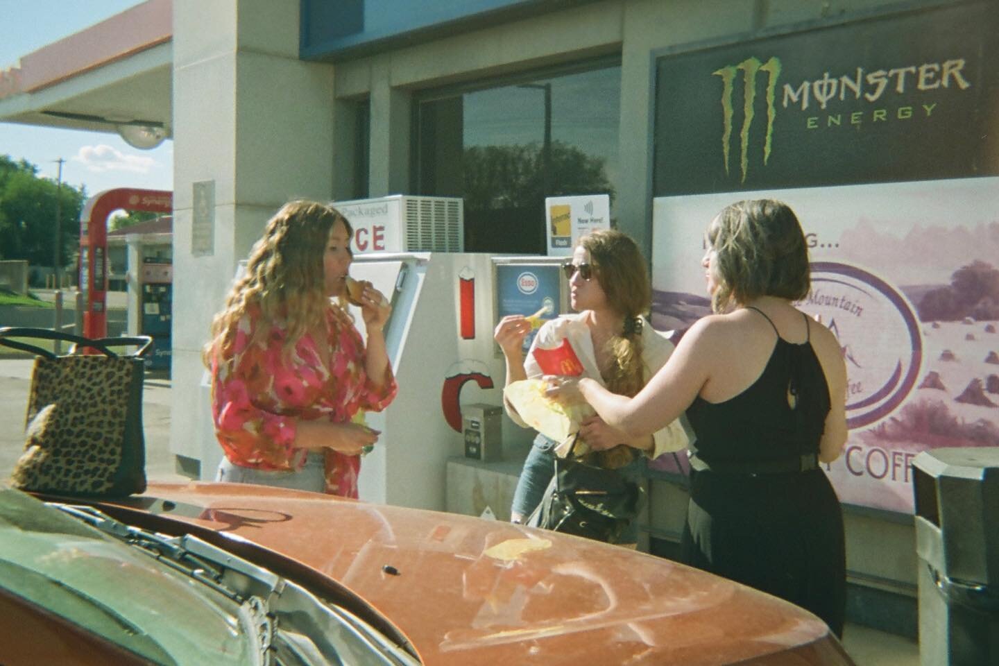 Three of my favourite people in three of my favourite roadtrip #35mm photos ever! #roadtrip #mcdonaldsrich