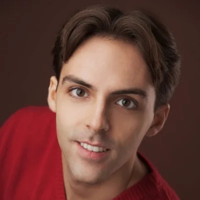 Pro headshot.jpg
