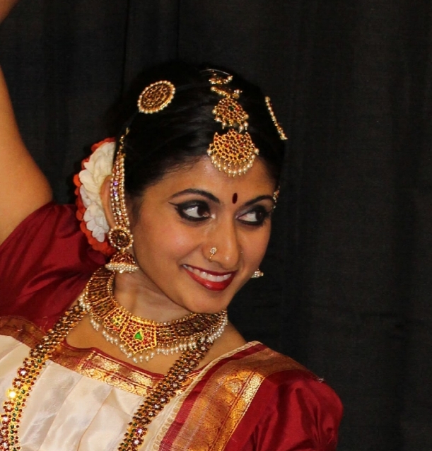 15 Best Makeup Artists in Kolkata | Brown girls makeup, Bharatanatyam makeup,  Indian classical dancer