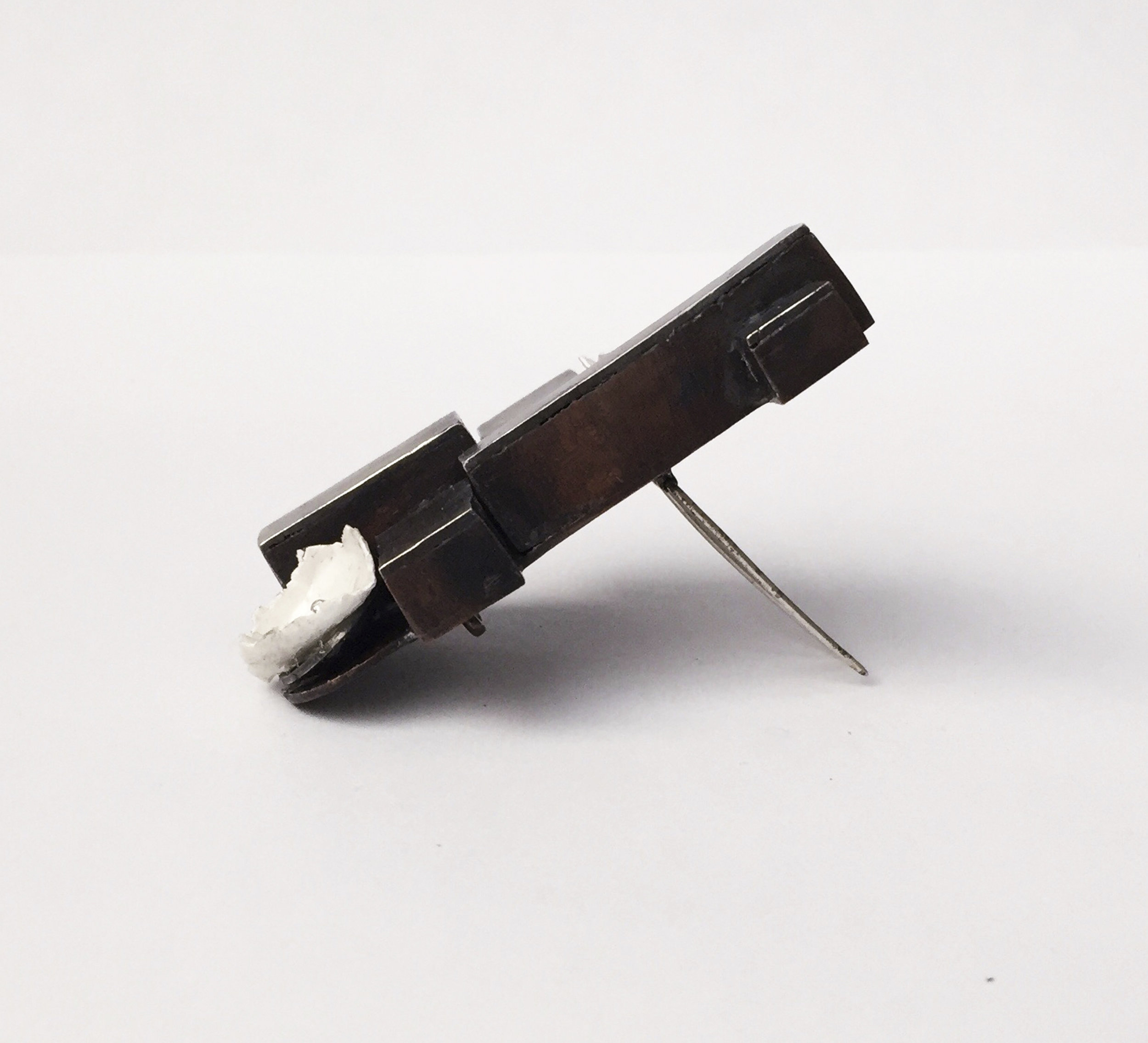 FRAGILITY BROOCH