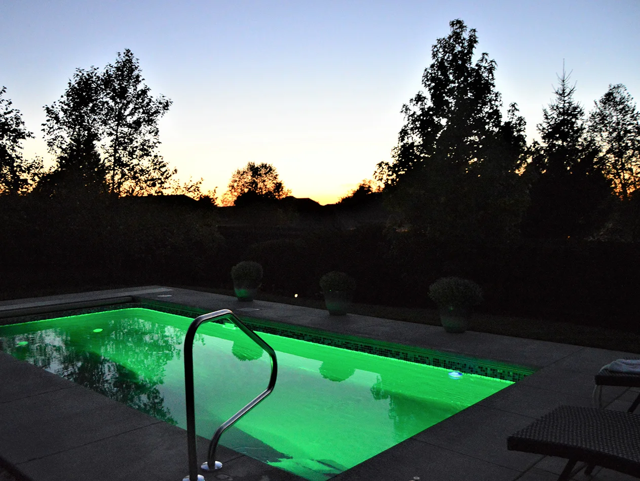 Fiberglass-greenLED-autocover.jpg