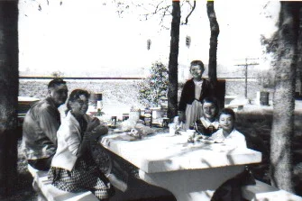Picnic w family.jpg