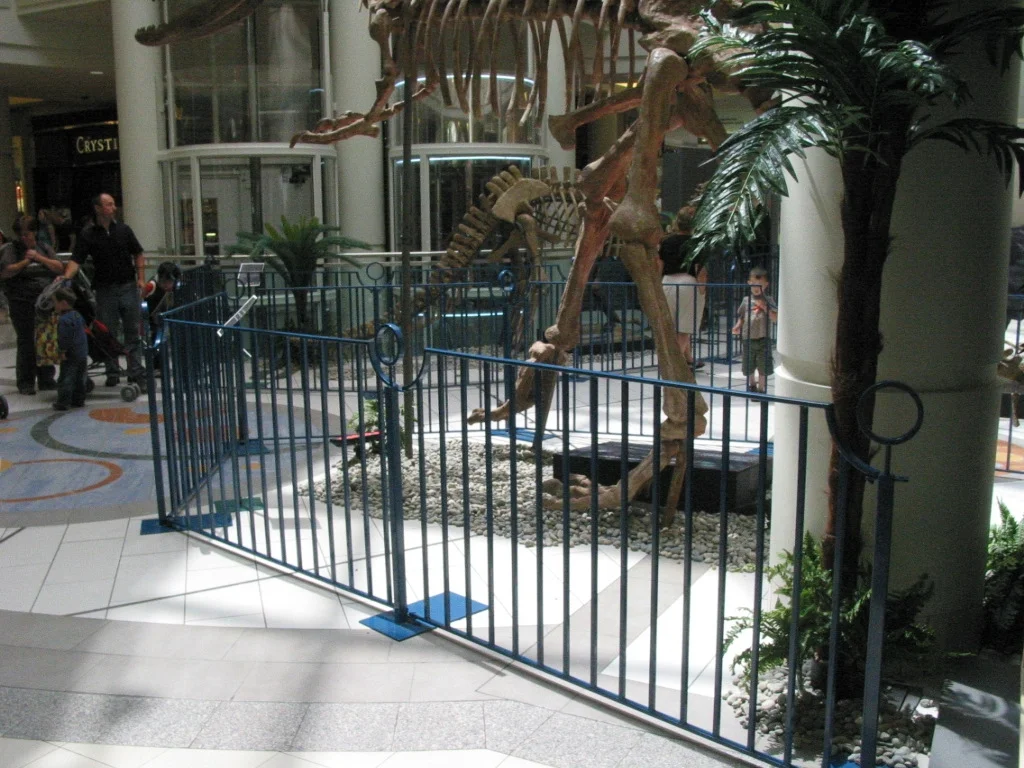  Metro Town Dino Exhibit 