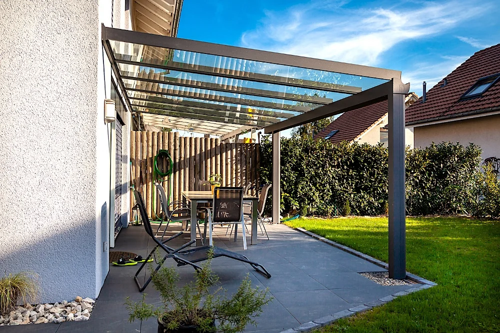 Terrassenüberdachung-Schweiz-Überdachung-Pergola-Lengnau-Sitzplatzüberdachung.jpg
