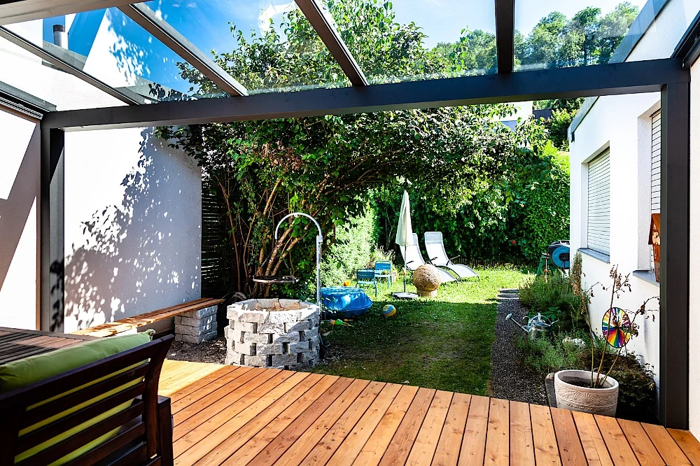 Terrassenüberdachung-Schweiz-Überdachung-Pergola-Pfeffingen-Sitzplatzüberdachung.jpg