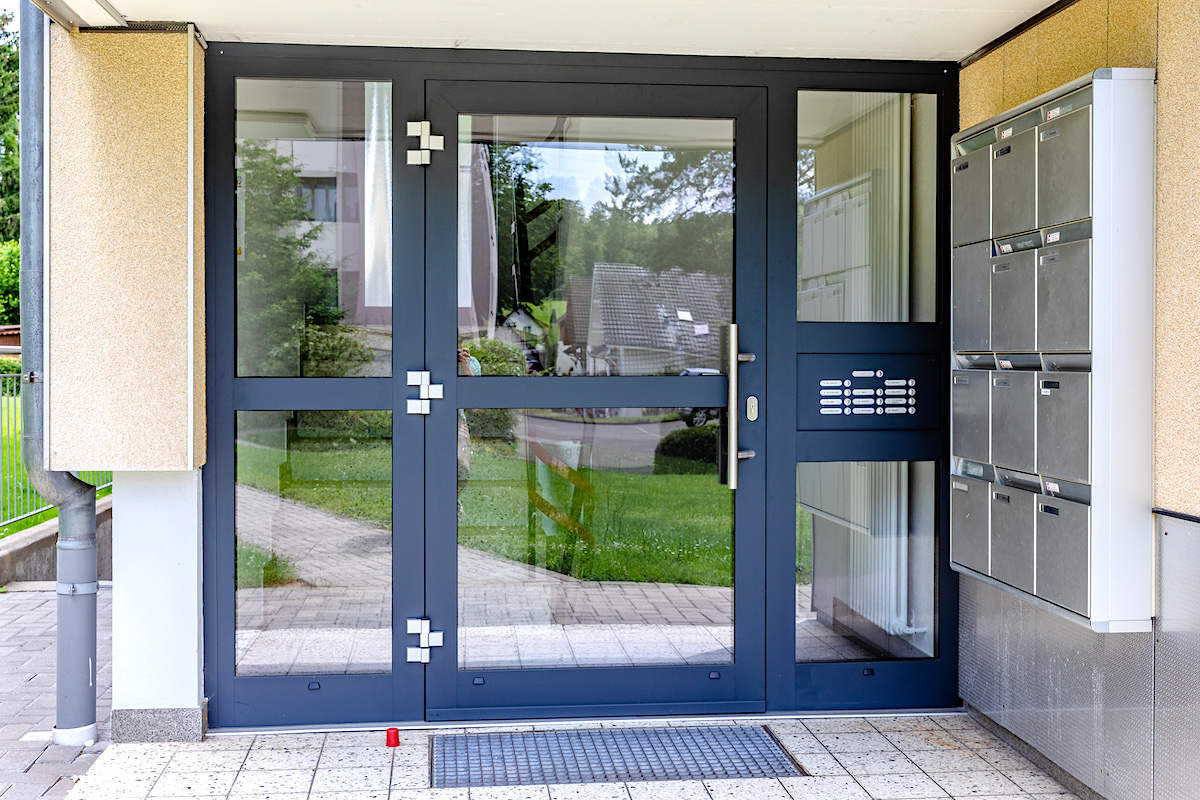 Aluminium Haustür Eingangstür  Türe Tür 1,1 U-Wert AS03  Briefkasten VSG 