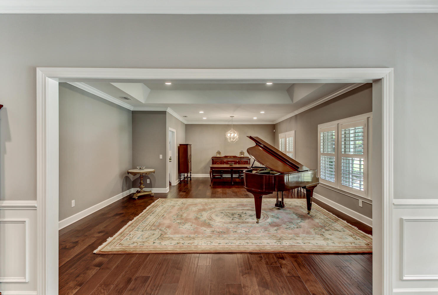 4808 Prince Edward Rd-large-013-172-Living Room-1486x1000-72dpi.jpg