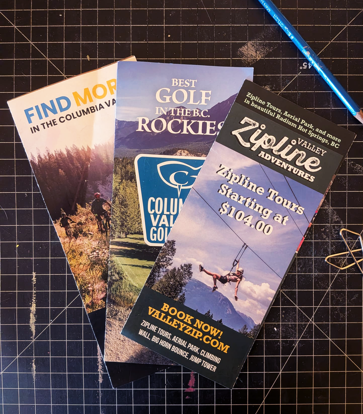Brochures-photo.png